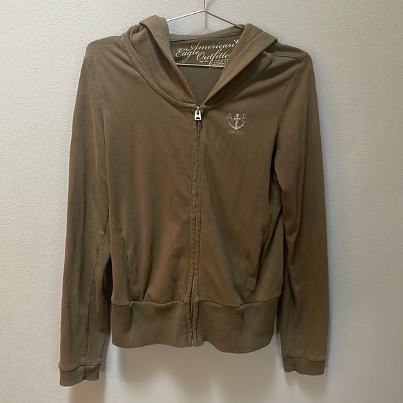 American Eagle Outfitters- army green/brown zip up long sleeve hoodie w/pockets